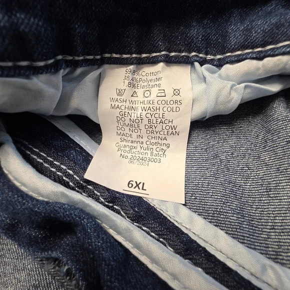 Womens High Rise Plus Size Embroidered Denim Shorts Size 6X New - Picture 7 of 10